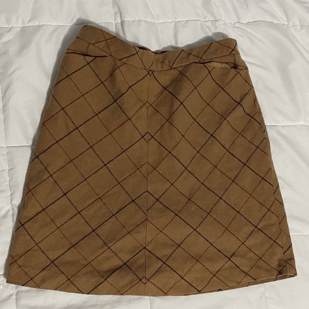 Gap skirt